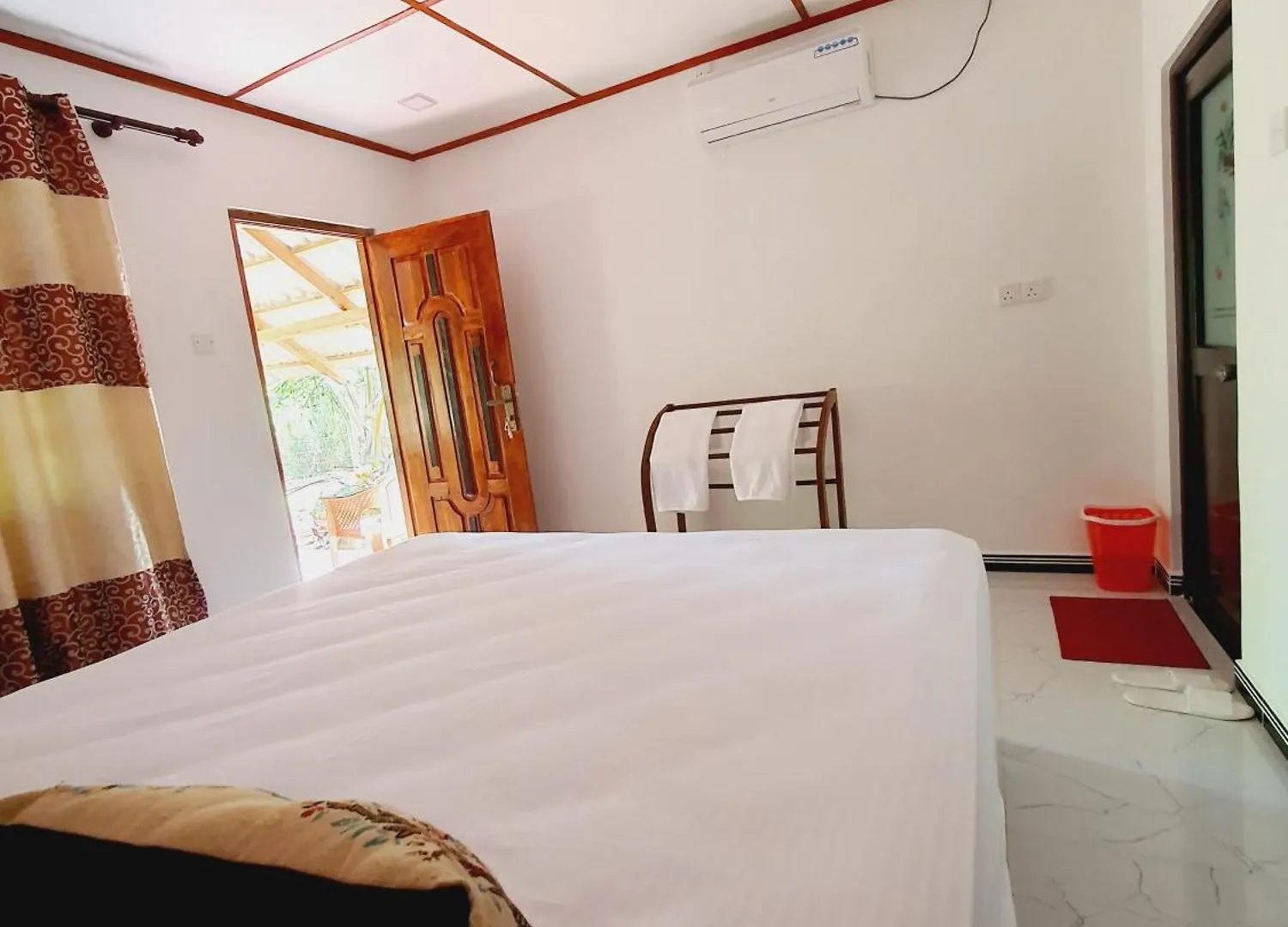 Jungle Eco Lodge & Safari Sigiriya